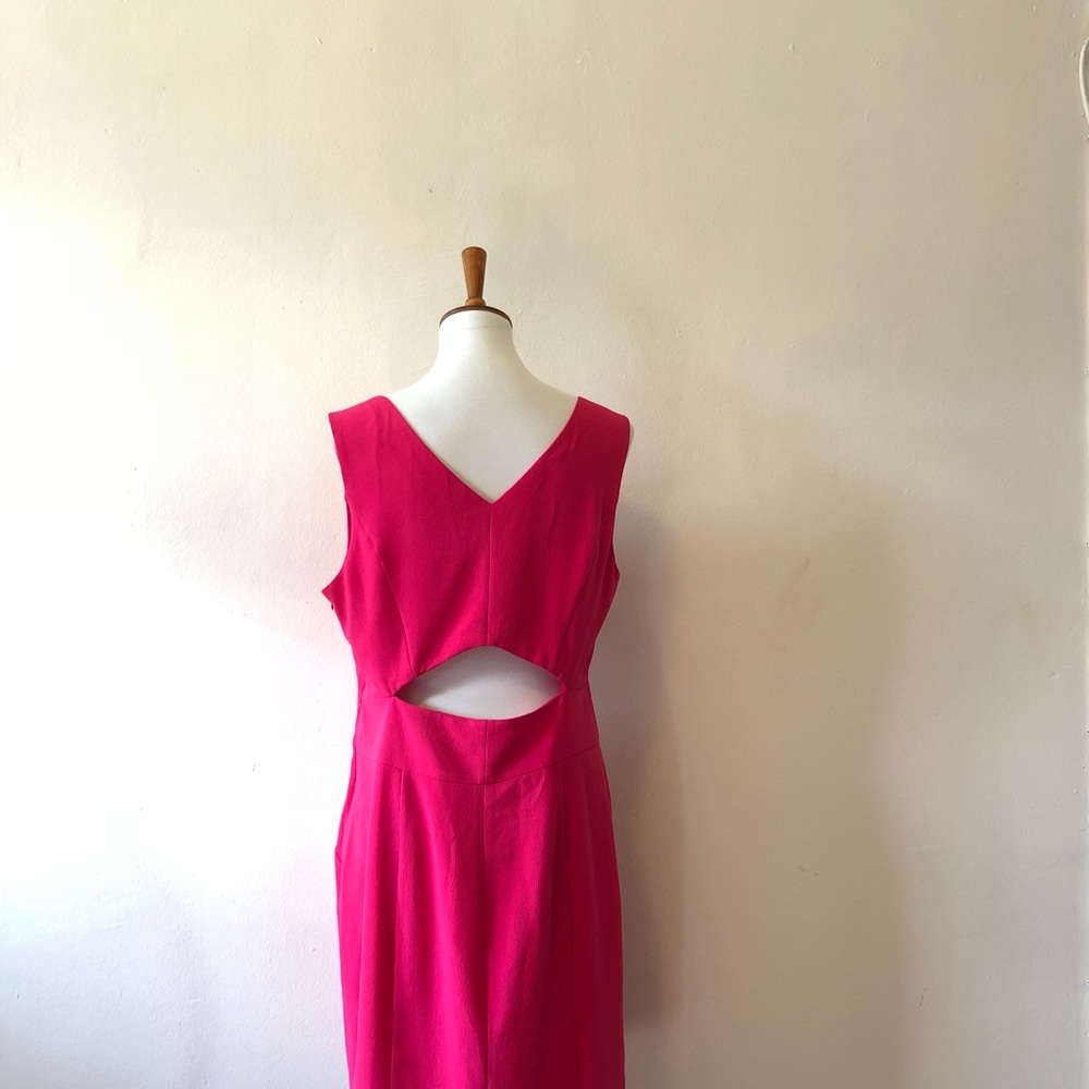 Pink Sheath dress with back cut out - Picture 5 of 5